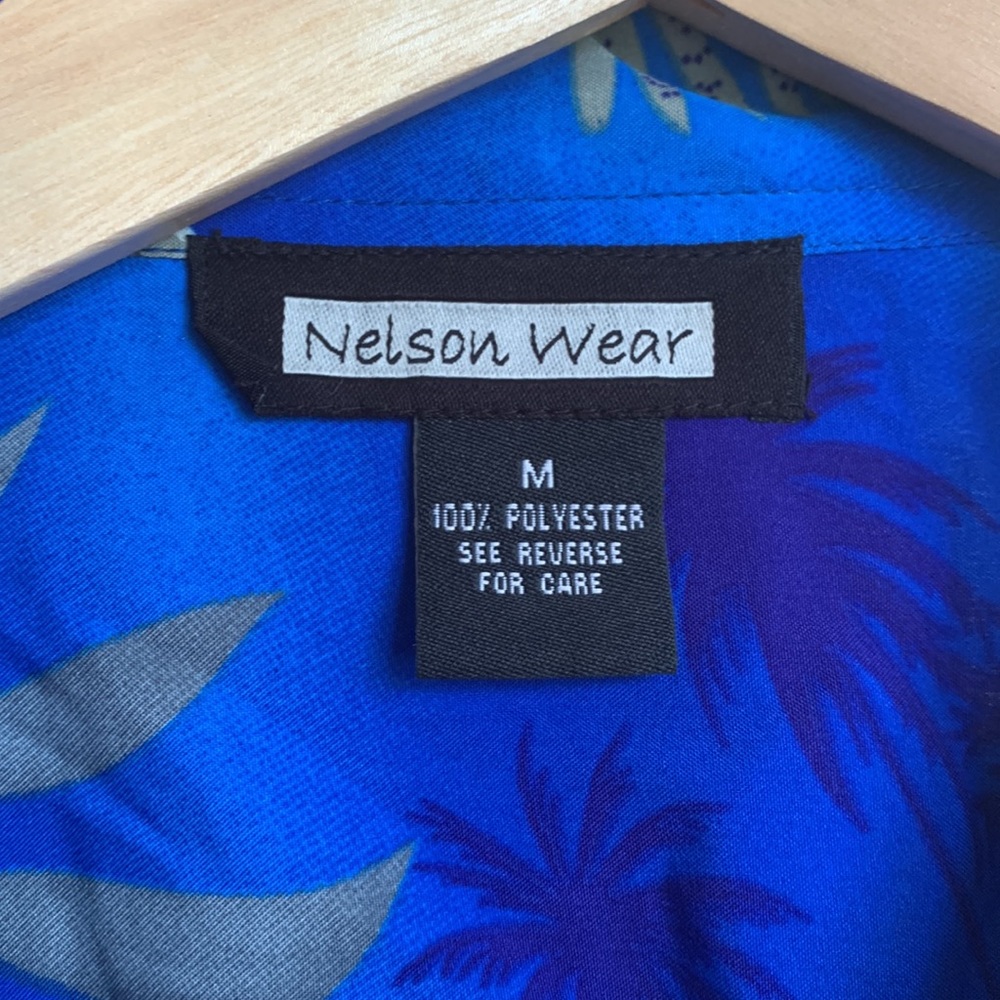 Vintage Hawaiian button up shirt - Picture 2 of 4